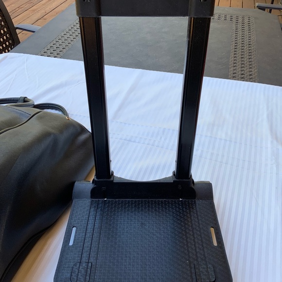 Toss Designs Sonoma Rolling Tote Bag - Picture 3 of 11